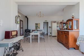 Interior - Gallery House,near beach,pool, South Crete (Keratokambos)