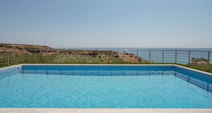 Gallery Apartment,near beach,shared pool, South Crete