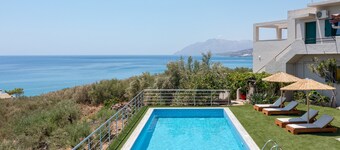 Gallery Home,near beach,private pool, South Crete