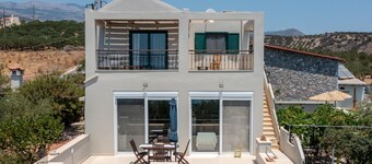Gallery Home,near beach,private pool, South Crete