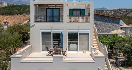 Gallery Home,near beach,private pool, South Crete