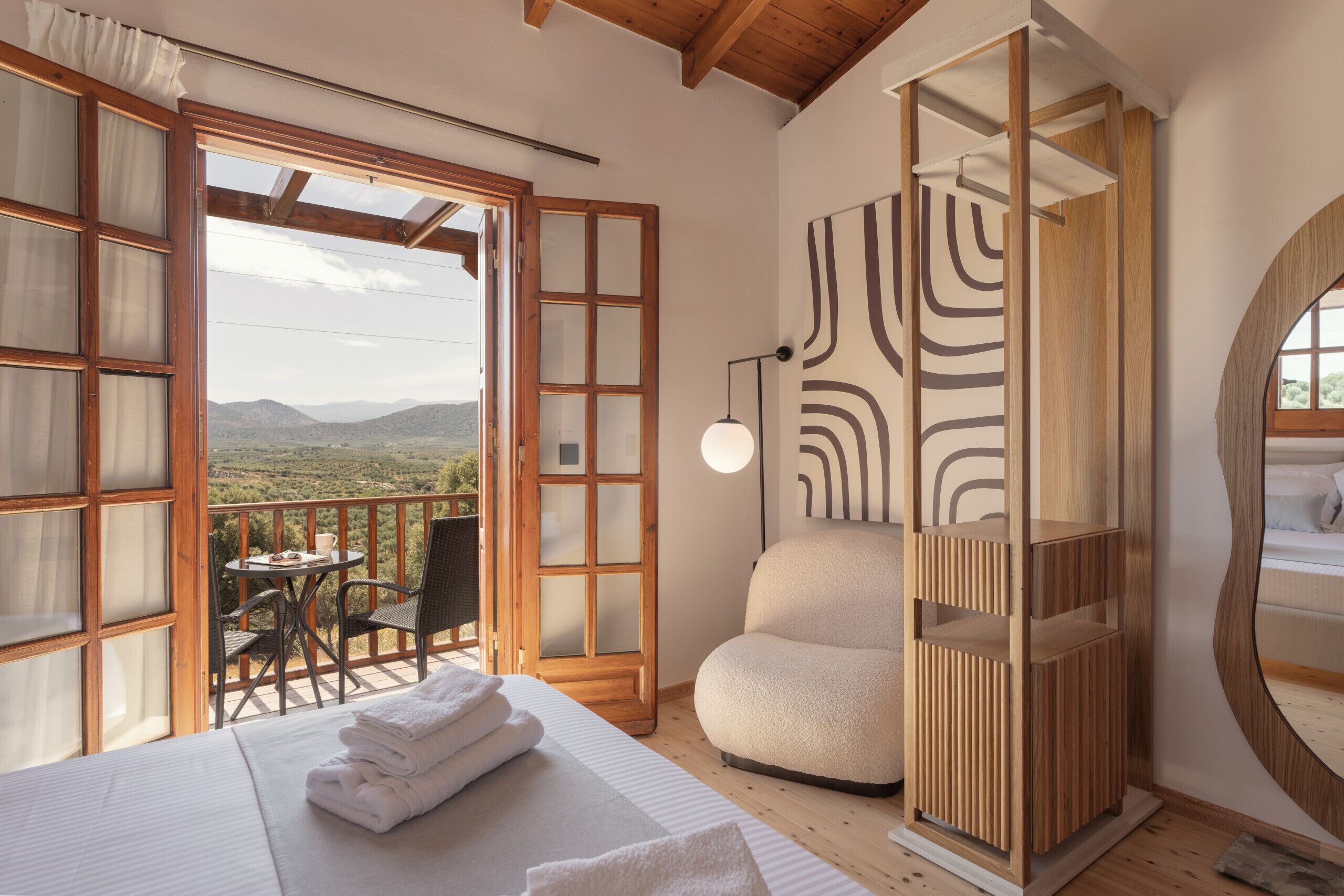 5 bedrooms, iron/ironing board, free WiFi, bed sheets