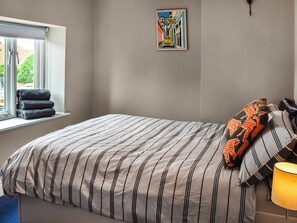 3 bedrooms, free WiFi, bed sheets - 3 bedroom accommodation in Burnham Thorpe (Burnham Thorpe)