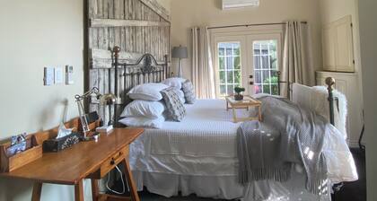 Self-contained guest house in a picturesque town between London and Stratord ON