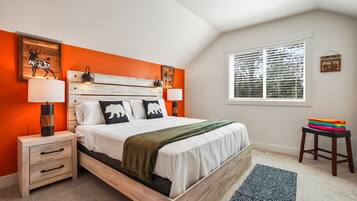 4 bedrooms, desk, iron/ironing board, travel cot