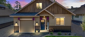 3 King Suites, Games, Hot tub, Firepit