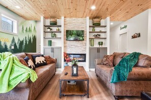 Téléviseur connecté, foyer, jeux vidéo, table de baby-foot