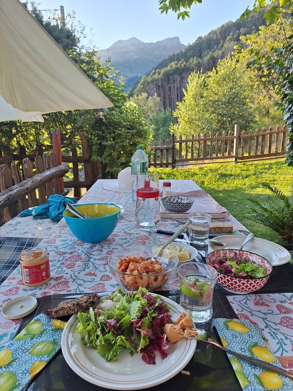 Outdoor dining