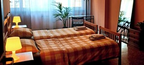 Room | Iron/ironing board (on request), WiFi (free) - Agatha's Apartments (Rome)