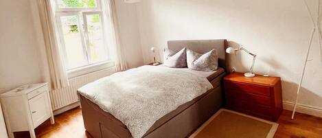 1 habitación, wifi y ropa de cama