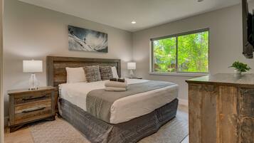 3 bedrooms, iron/ironing board, travel crib, free WiFi