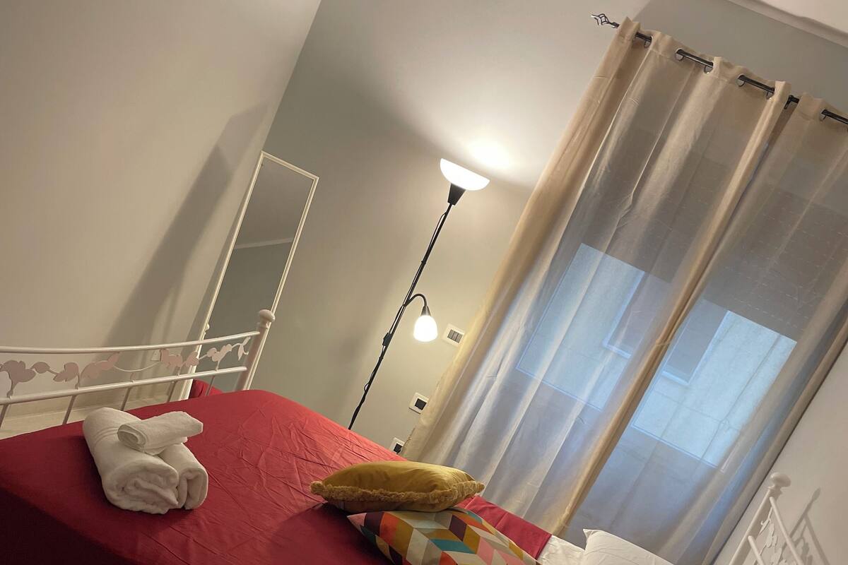 Comfort Double Room | Soundproofing, iron/ironing board, WiFi (free)