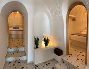 2 chambres, coffres-forts dans les chambres, fer et planche Ă repasser