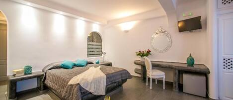 1 bedroom, in-room safe, iron/ironing board, free WiFi