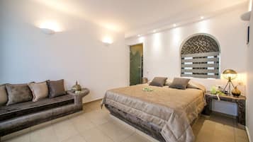 1 bedroom, in-room safe, iron/ironing board, free WiFi