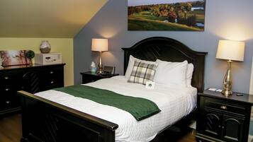 Deluxe Suite, Golf View | Hypo-allergenic bedding, in-room safe, free WiFi, bed sheets
