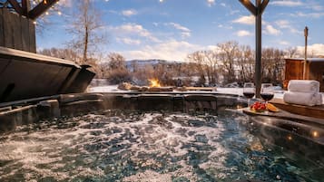 Bain à remous extérieur