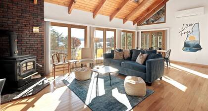 @SunapeeSeasons—Across from Dewey Beach, Lake View, 8 Min. from Mt. Sunapee