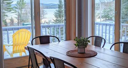 @SunapeeSeasons—Across from Dewey Beach, Lake View, 8 Min. from Mt. Sunapee