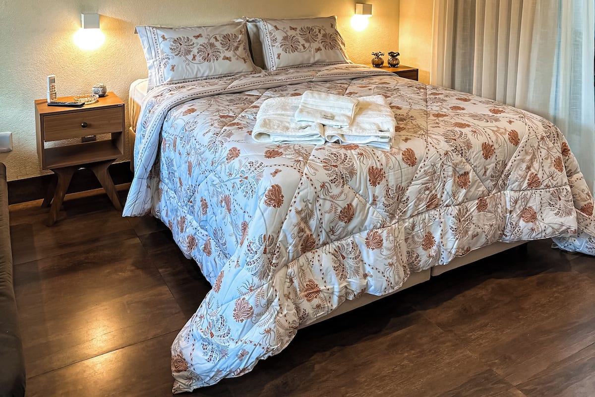 Standard Suite, Lanai | Free WiFi, bed sheets