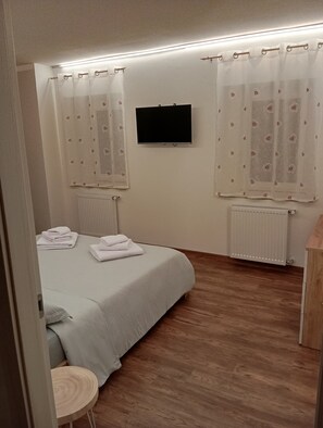 2 Schlafzimmer, Bügeleisen/Bügelbrett, WLAN, Bettwäsche