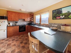 Unclassified image, 4 of 25, button - 3 bedroom accommodation in North Ballachulish (North Ballachulish)