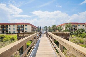 Property grounds - Steps to St. Augustine Beach | Resort Condo w Pools (St. Augustine)