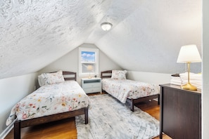 3 Schlafzimmer, Schreibtisch, BĂŒgeleisen/BĂŒgelbrett, kostenloses WLAN