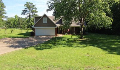 Cataula house: pool & games