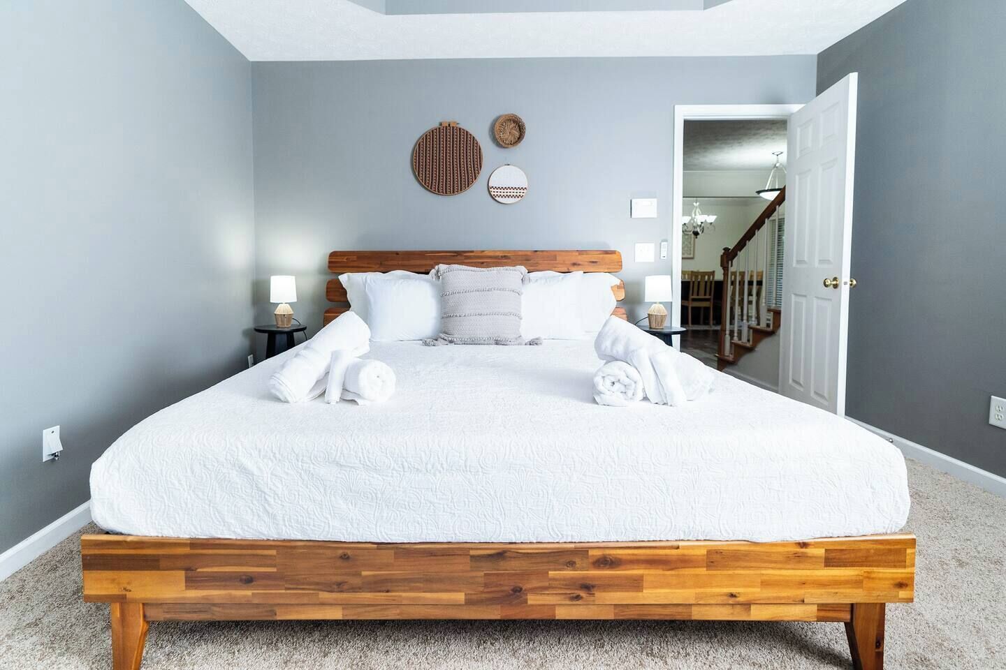 5 bedrooms, desk, iron/ironing board, travel cot