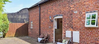 2 bedroom accommodation in Middlewich