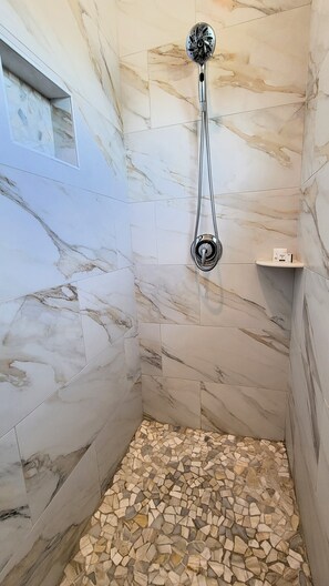 Shower, hair dryer, towels, soap - Hidden Pearl--4 BR/3 Bath House, Great Views, Shared Pool/Hot Tub, Small Dogs OK (Port Aransas)