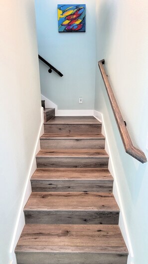 Interior - Hidden Pearl--4 BR/3 Bath House, Great Views, Shared Pool/Hot Tub, Small Dogs OK (Port Aransas)