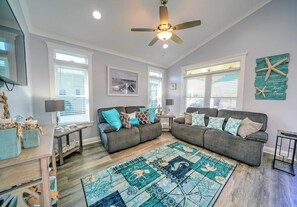 TV - 087 Gulf Loop - 3 Bedroom Beach Beauty - With Golf Cart! (Panama City Beach)