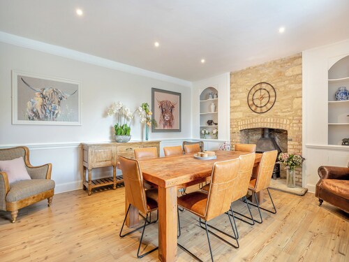 6 bedroom accommodation in Bletchingdon
