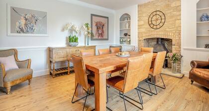 6 bedroom accommodation in Bletchingdon