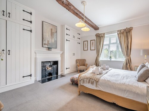 6 bedroom accommodation in Bletchingdon