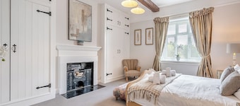 6 bedroom accommodation in Bletchingdon