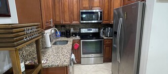 Spacious 5Bdrm, 3Bath Ideal for Families & Groups in charming West Palm Beach