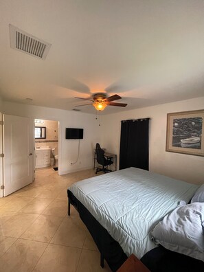 5 bedrooms, free WiFi, bed sheets