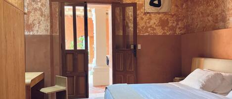 2 dormitorios, tabla de planchar con plancha, wifi y ropa de cama