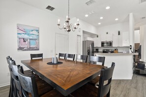 Dining - Paulas Place@ TuscanHills. A Spacious 5-bedroom, 3 .5 bath Villa With Pool & SPA (Davenport)
