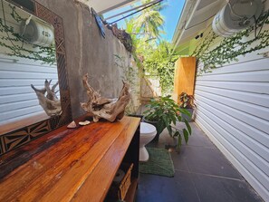 Terrace/patio - Enjoy a secluded beach escape in this charming cottage. (Savusavu)