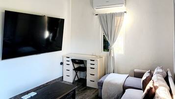 Smart TV, computer monitors