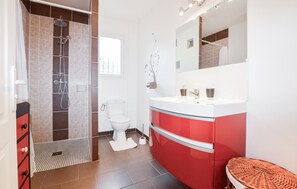 Shower - 1 bedroom beautiful home in Vignale (Vignale)