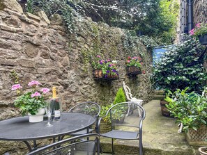 Outdoor dining - 3 bedroom accommodation in Bakewell (Bakewell)