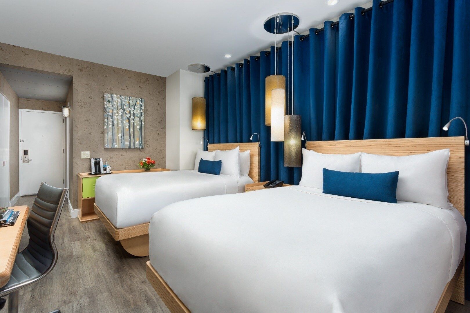 Deluxe Double Double Room at Arthouse Hotel New York City, Pets Allowed!