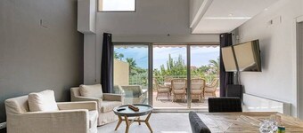 LUXURY HOUSE IN A PARADISE NEAR THE SEA