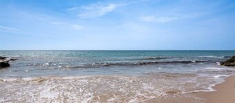 LUXURY HOUSE IN A PARADISE NEAR THE SEA