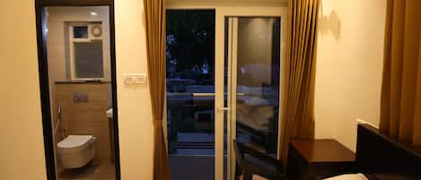 Premium Room, Balcony | Interior
